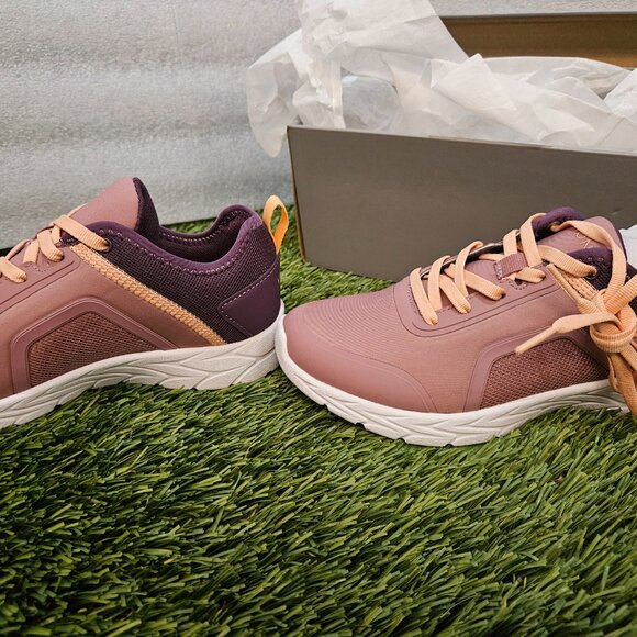 Vionic Women’s Maya Sneakers – Pink – Size 5M – New in Box 💖 - Picture 2 of 7